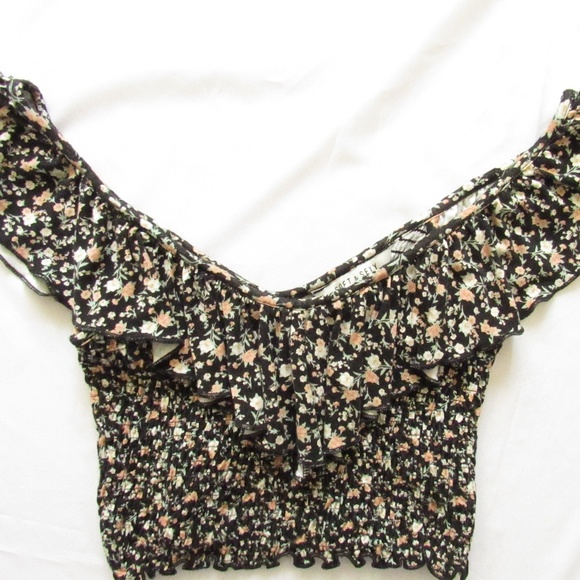 American Eagle Outfitters Tops - *3/$25* American Eagle Outfitters Crop Top